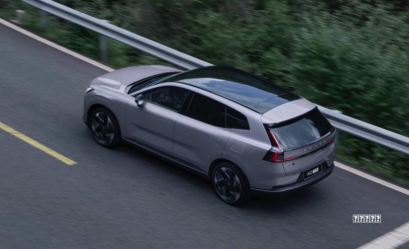 沃尔沃三车齐发！ES90 卖 42.99 万，XC70 卖 24.99 万，还有一辆旗舰轿车